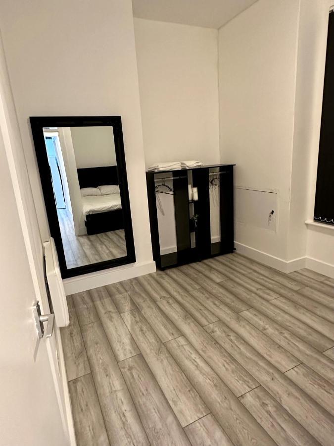 Luton Town Centre Apartment Buitenkant foto