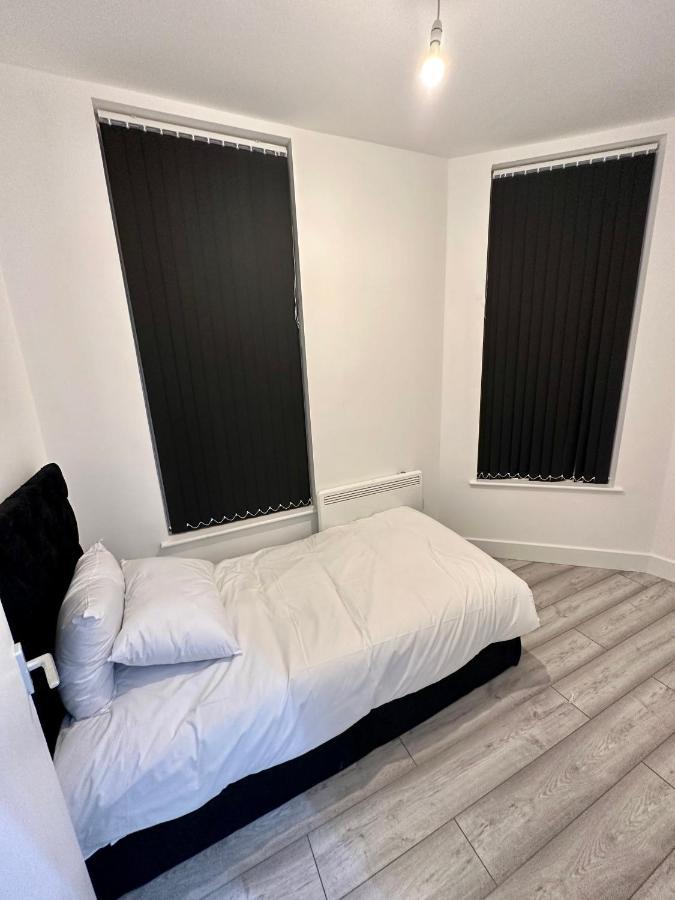 Luton Town Centre Apartment Buitenkant foto